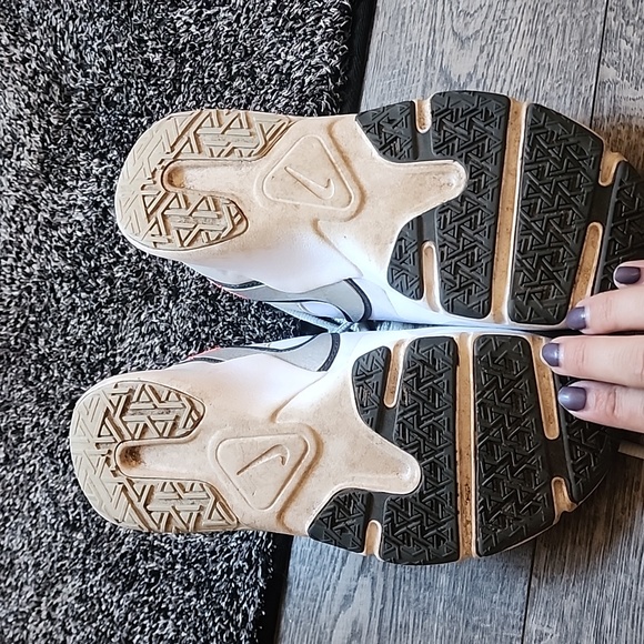 Legend Essential 2 - Picture 6 of 8